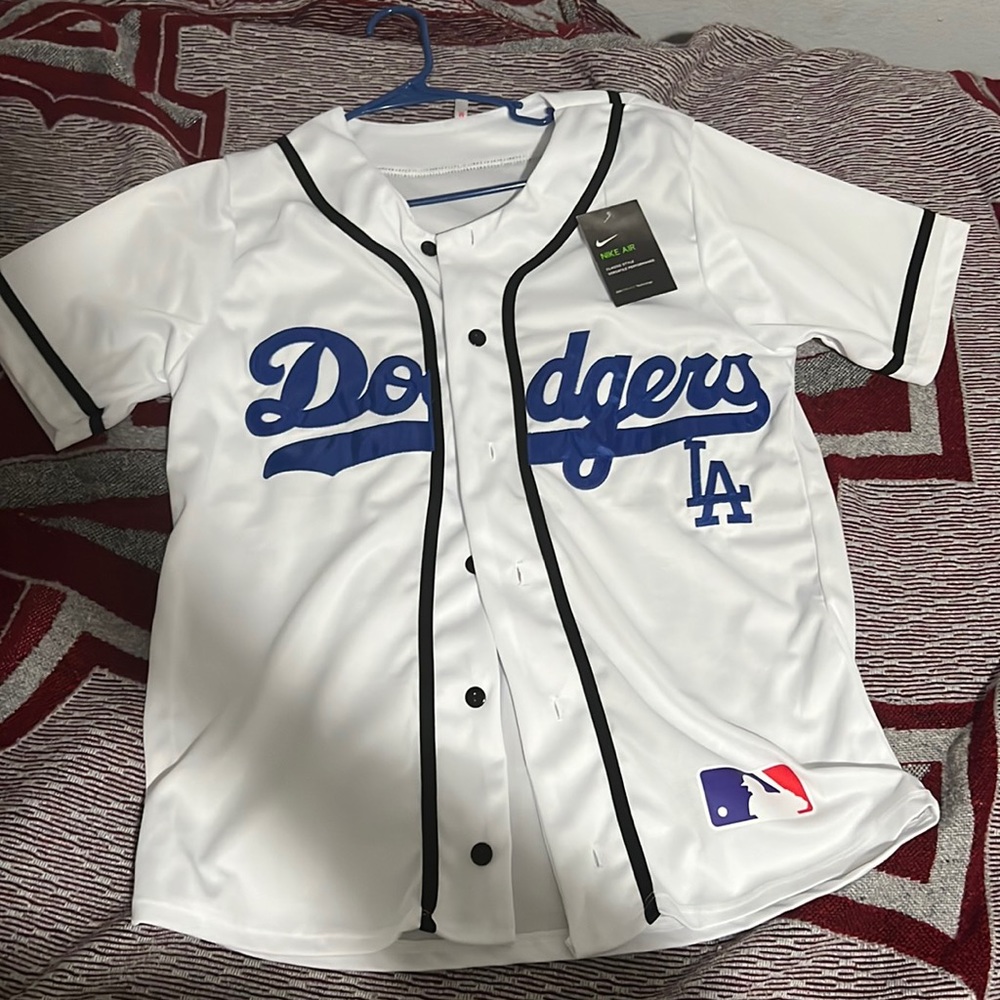 A jersey new never worn, Nike, white and blue